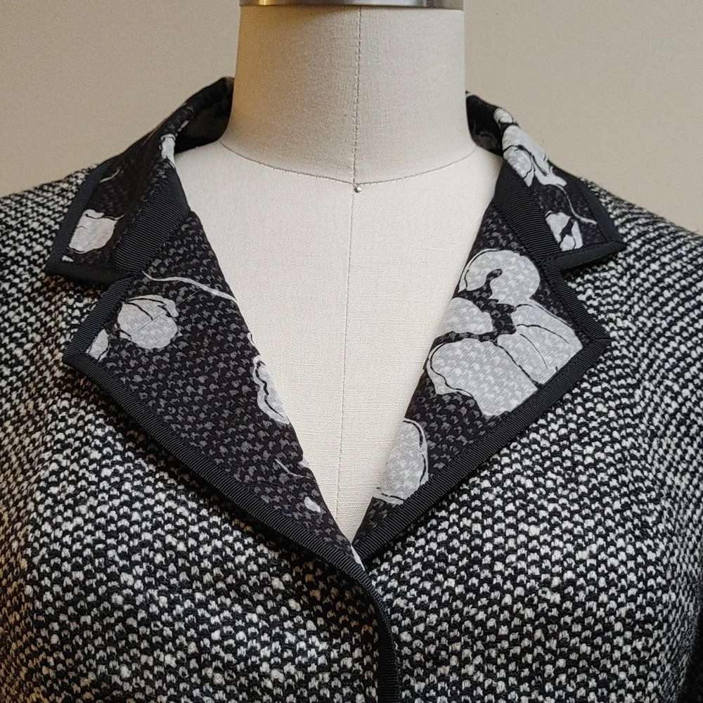 VTG Garfield Marks Tweed Blazer Grosgrain Trim Black and Tan Size 4